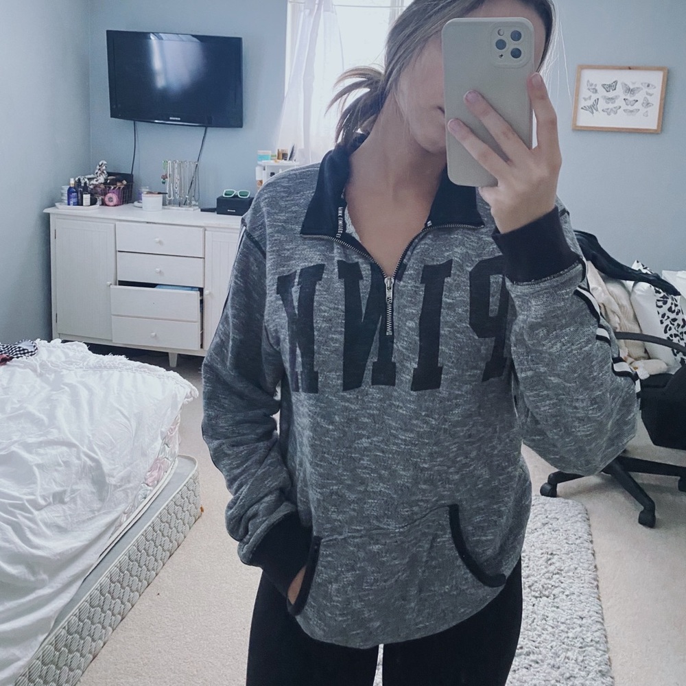 ❌SOLD❌ PINK Victoria’s Secret Quarter Zip